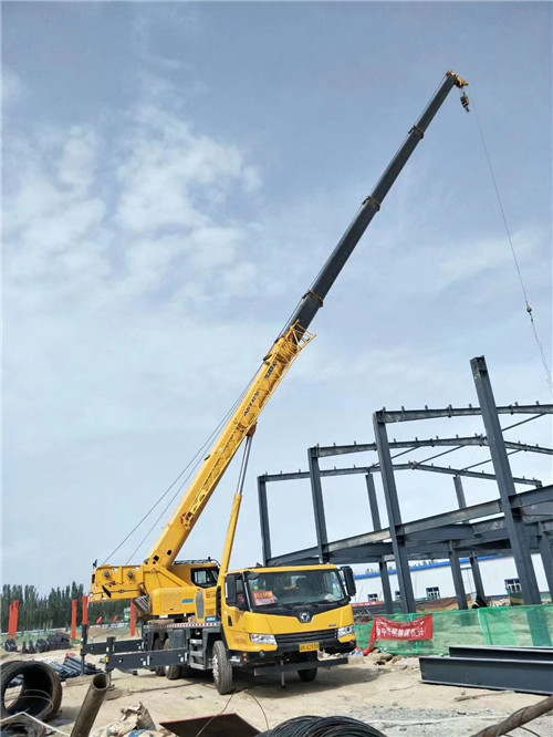 丰宁超高层建筑钢结构吊装案例